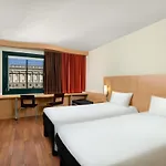 Ibis Heroes Square Hotel Budapest
