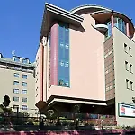 Hotel Ibis Heroes Square 3*