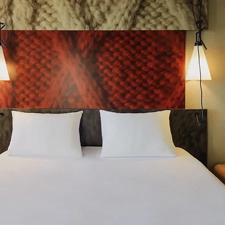Szálloda Ibis Heroes Square 3*