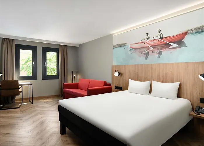 Hotel Ibis Heroes Square