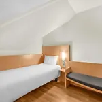 Hotel Ibis Heroes Square 3*