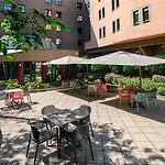 Hotel Ibis Heroes Square