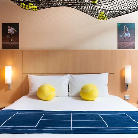 Ibis Heroes Square Hotel