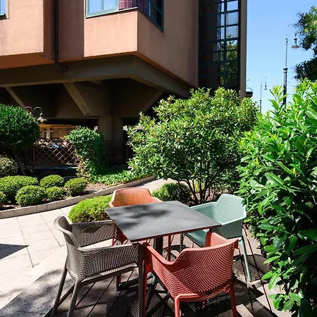 Hotel Ibis Heroes Square