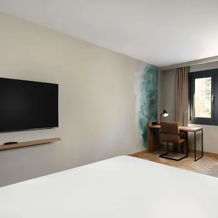 Hotel Ibis Heroes Square