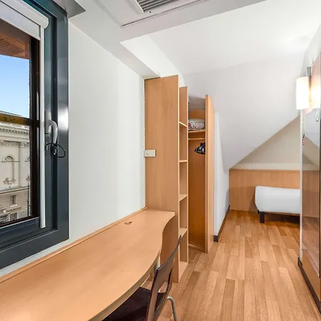 Ibis Heroes Square 3* Budapest