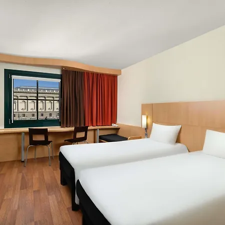 Ibis Heroes Square Szálloda 3*