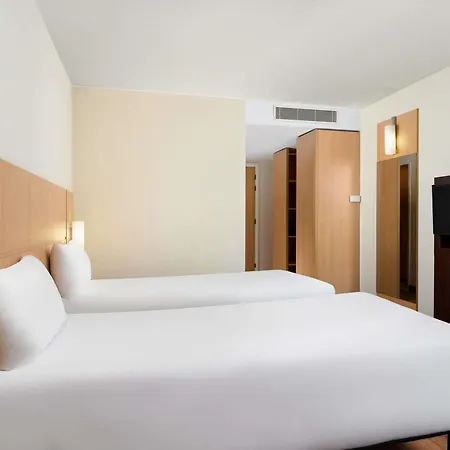 فندق Ibis Styles Heroes Square