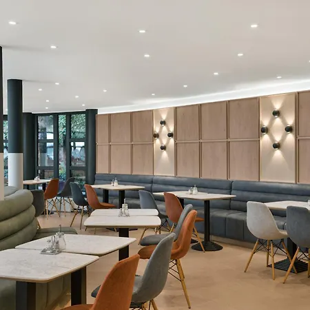 فندق Ibis Styles Heroes Square 3*