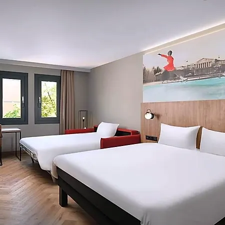 Отель Ibis Styles Heroes Square Будапешт