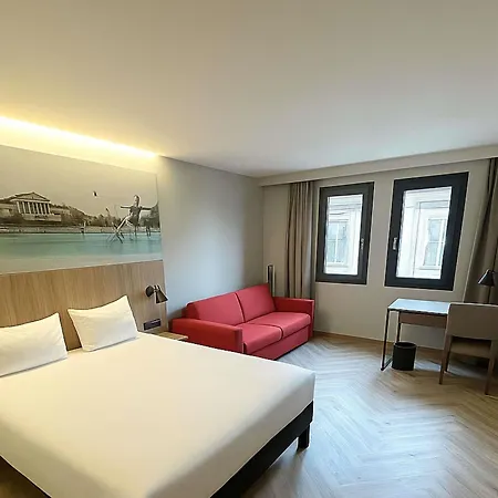 Отель Ibis Styles Heroes Square Будапешт