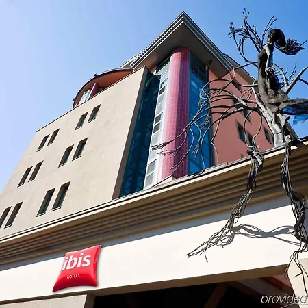 Ibis Heroes Square Hotel 3*