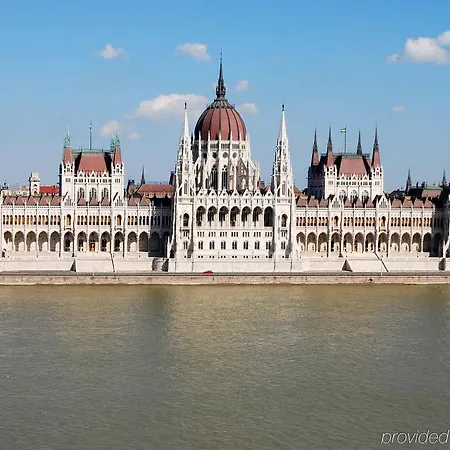 Hotel Ibis Styles Budapest Heroes Square 3*
