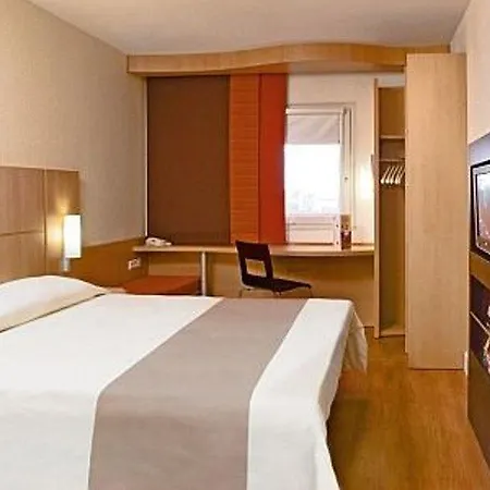 Hotel Ibis Styles Budapest Heroes Square