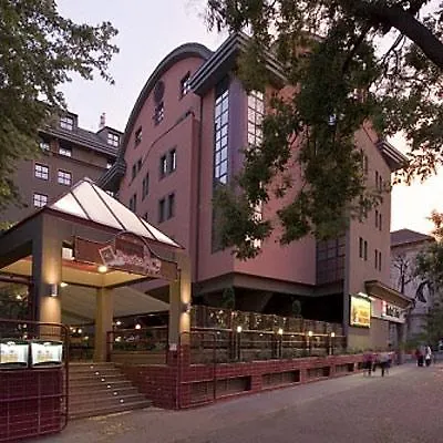 Ibis Heroes Square Szálloda