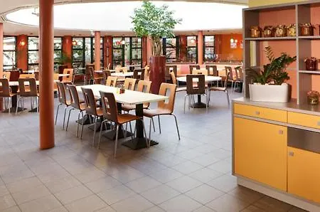 Ibis Heroes Square Szálloda