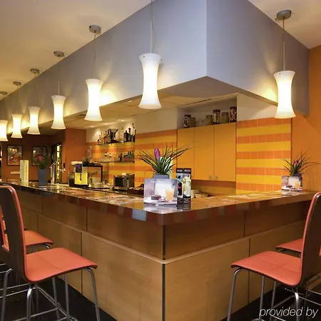 Hotel Ibis Heroes Square 3*