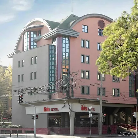 Ibis Heroes Square Hotel 3*