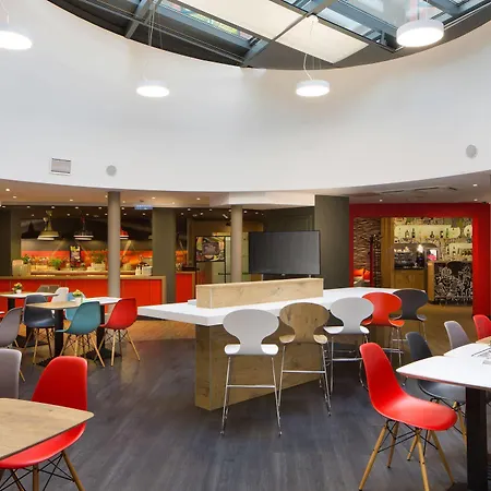 Hotel Ibis Heroes Square