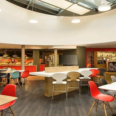 Ibis Heroes Square Hotel