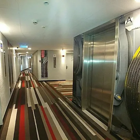 Ibis Heroes Square Hotel 3*