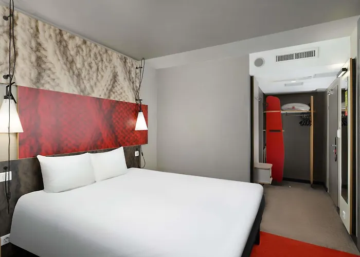 Ibis Heroes Square Szálloda