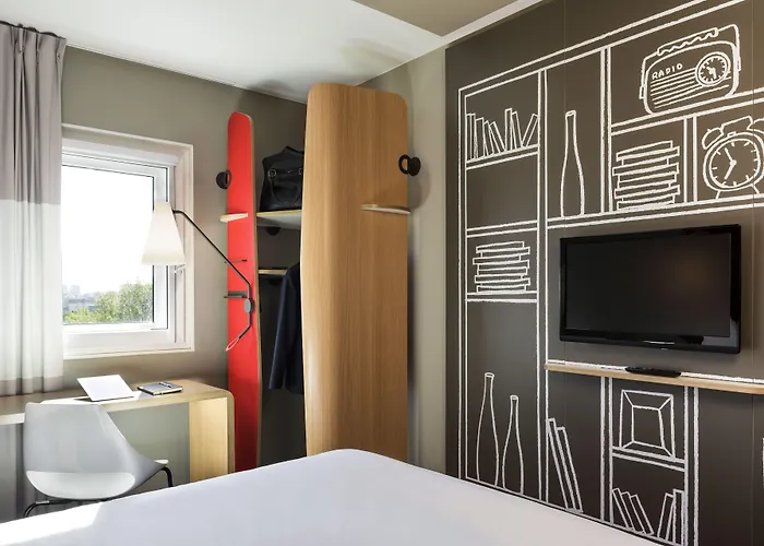 Ibis Heroes Square Hotell 3*