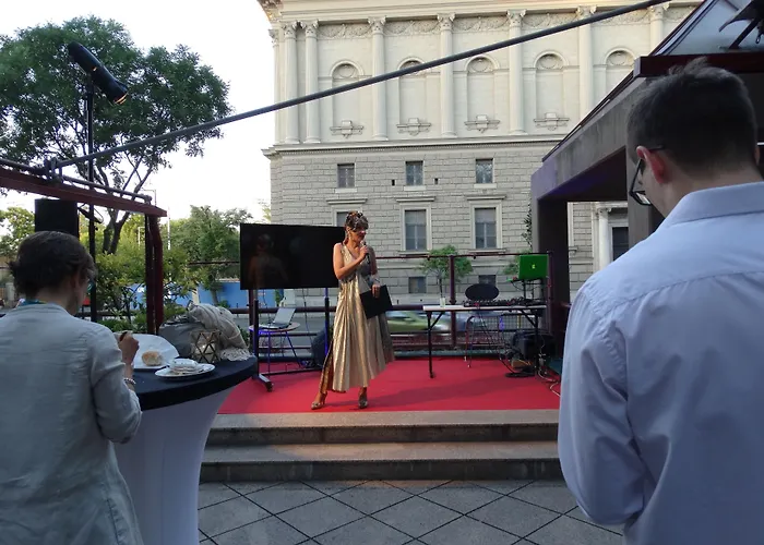 Hotel Ibis Heroes Square 3*