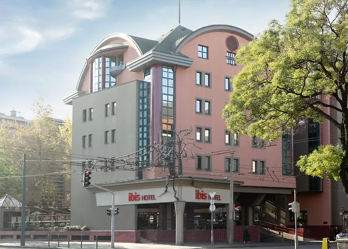 Ξενοδοχείο Ibis Heroes Square 3*
