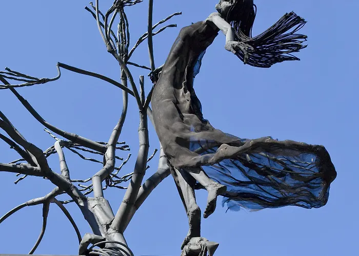 Ibis Heroes Square 3*