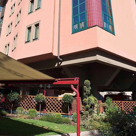 Hotel Ibis Heroes Square