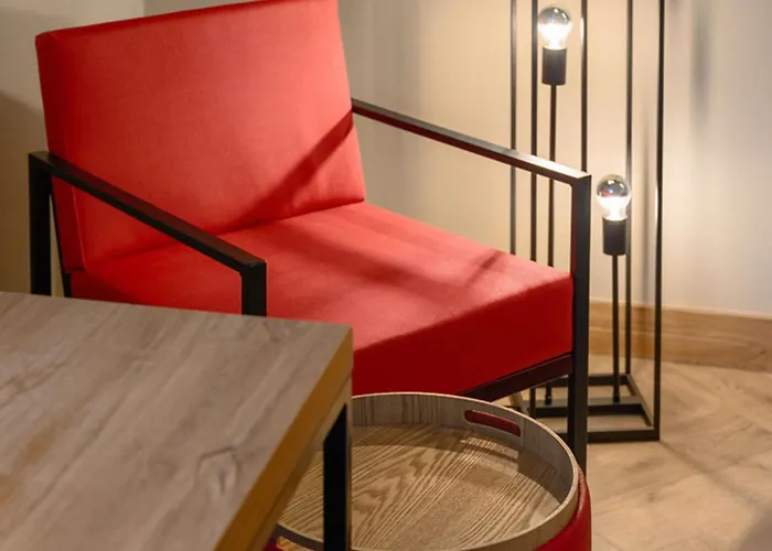 Hotel Ibis Heroes Square 3*