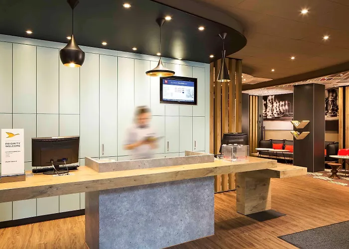 Ibis Heroes Square Hotel 3*